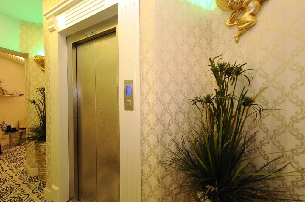 Otel Coliseum 2*