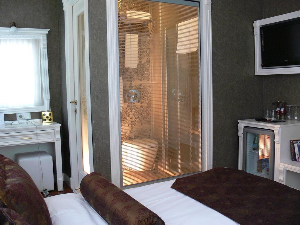 Coliseum Otel 2*
